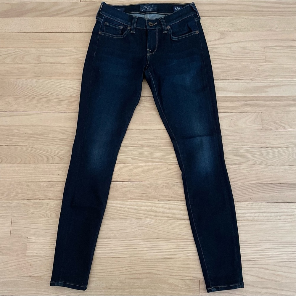 Lucky brand dark wash Charlie Skinny 00/24